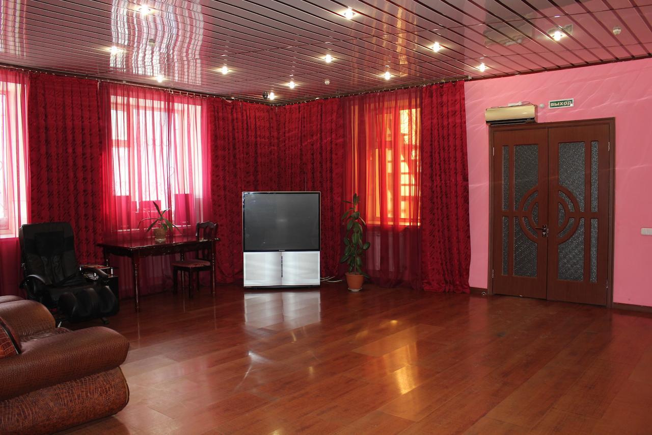 Pekin Hotel Temirtau Εξωτερικό φωτογραφία