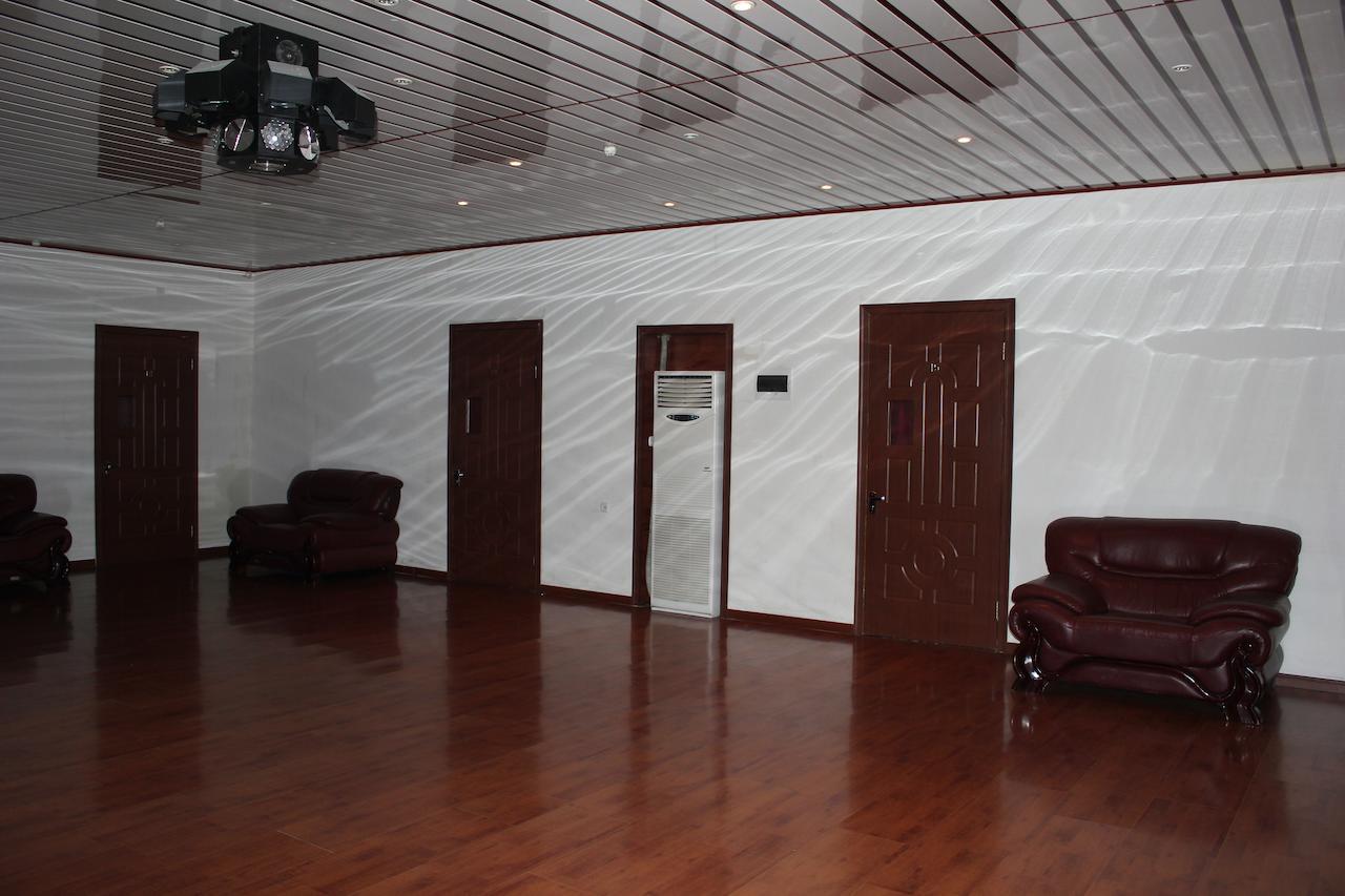 Pekin Hotel Temirtau Εξωτερικό φωτογραφία